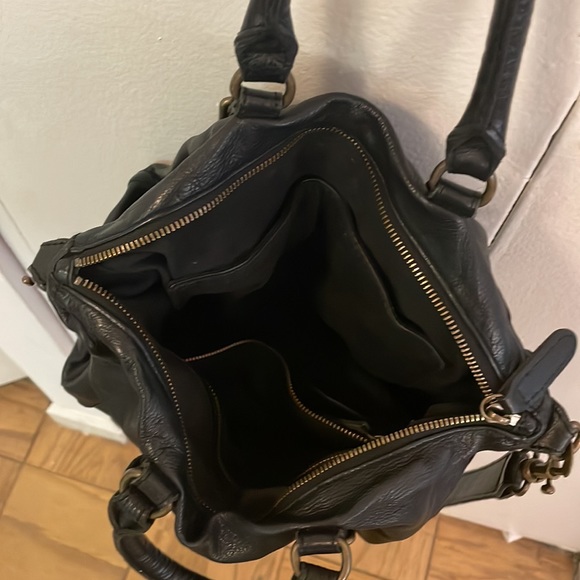 Liebeskind black hobo-style crossbody/shoulder bag - Picture 2 of 3